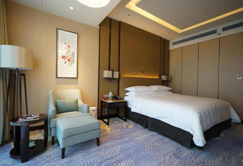 Номер Deluxe Кровать Кинг, Shangri La Yiwu   Close To Yiwu International Trade Market