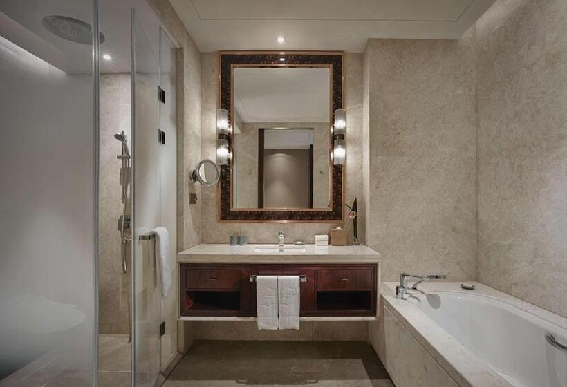 Люкс Executive Кровать Кинг, Shangri La Yiwu   Close To Yiwu International Trade Market