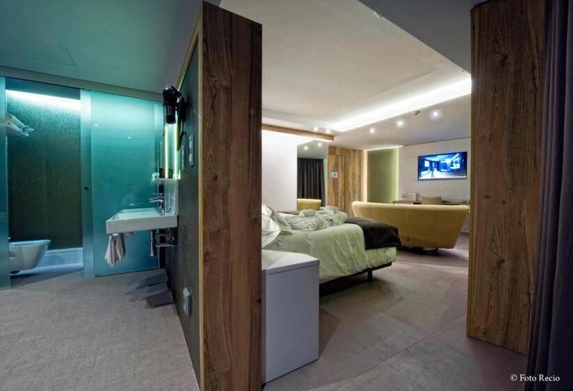 Люкс, & Spa Ciudad De Binéfar