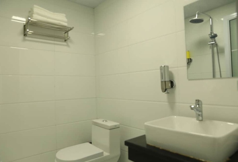 ルームシェアのワンベッド, Geographer Hostel