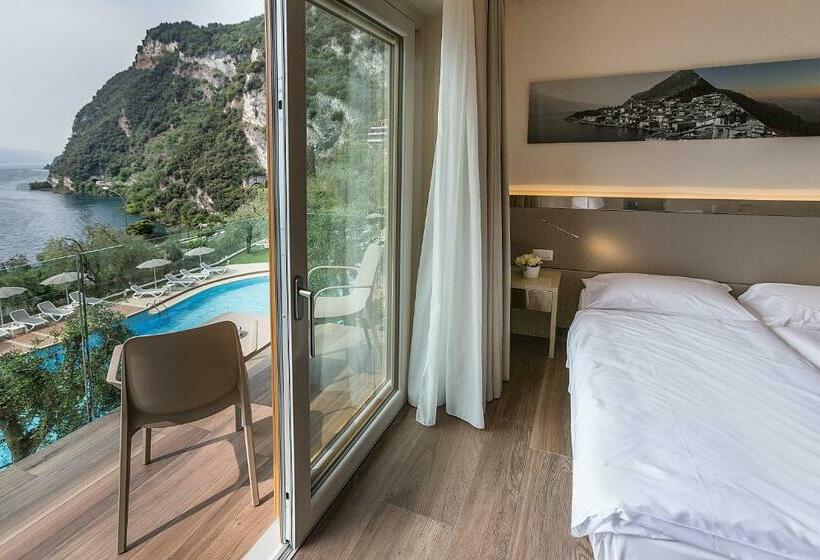 اتاق استاندارد با چشم‌انداز دریاچه, Atilius   Adults Only