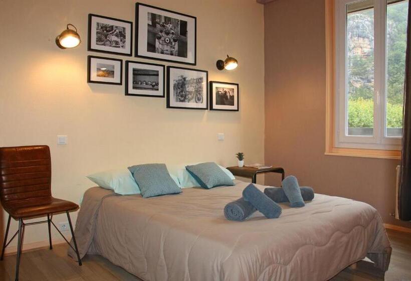 Номер Стандарт, Hôtel Les Bateliers