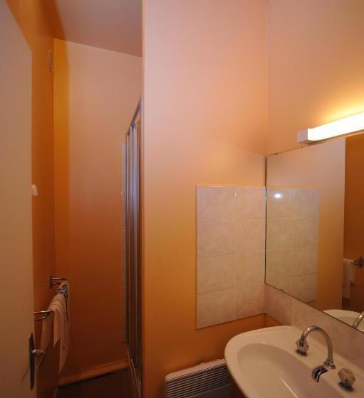 Номер Стандарт Трехместный, Hôtel Les Bateliers