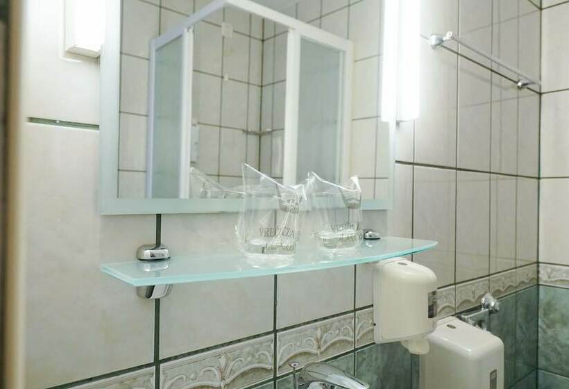 اتاق استاندارد با بالکن, Belvedere