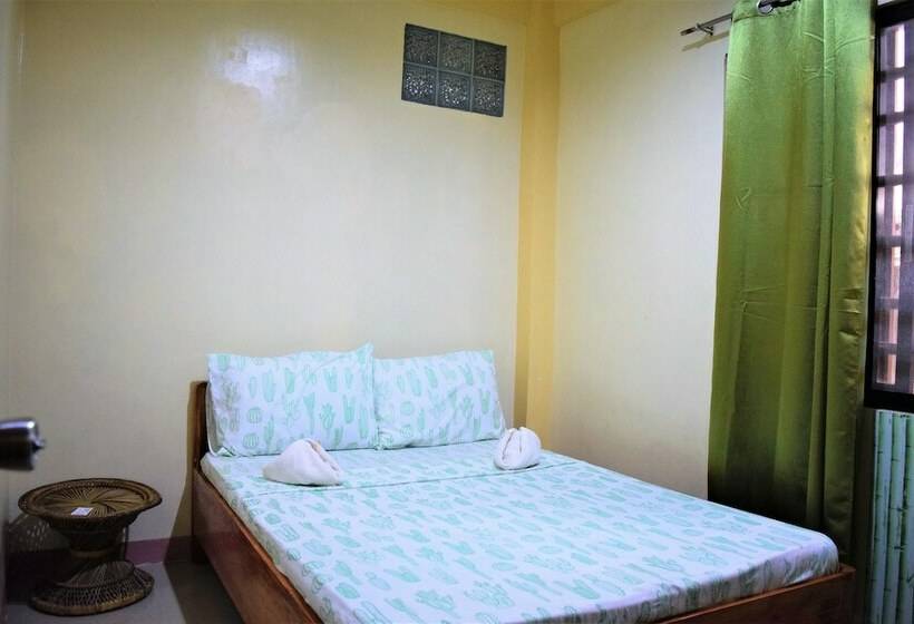 Quarto Familiar, Aleston Secret