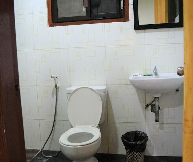 Quarto Familiar, Aleston Secret