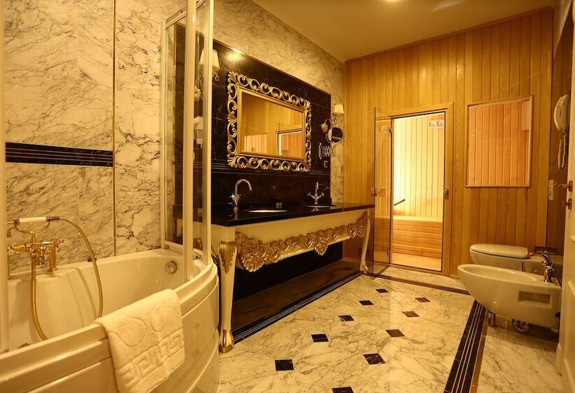 Deluxe Suite King Bed, Vivaldi Park