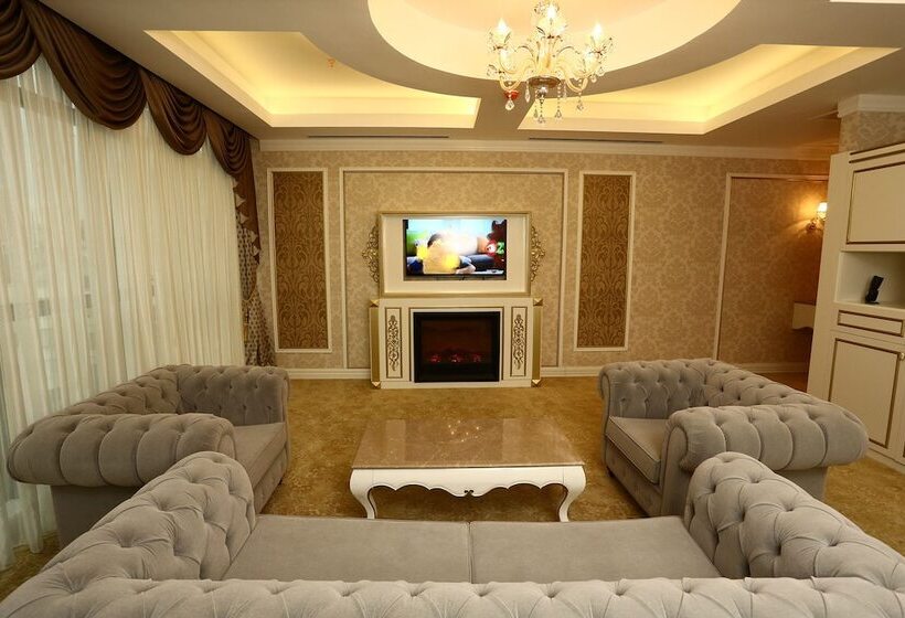 Deluxe Suite King Bed, Vivaldi Park