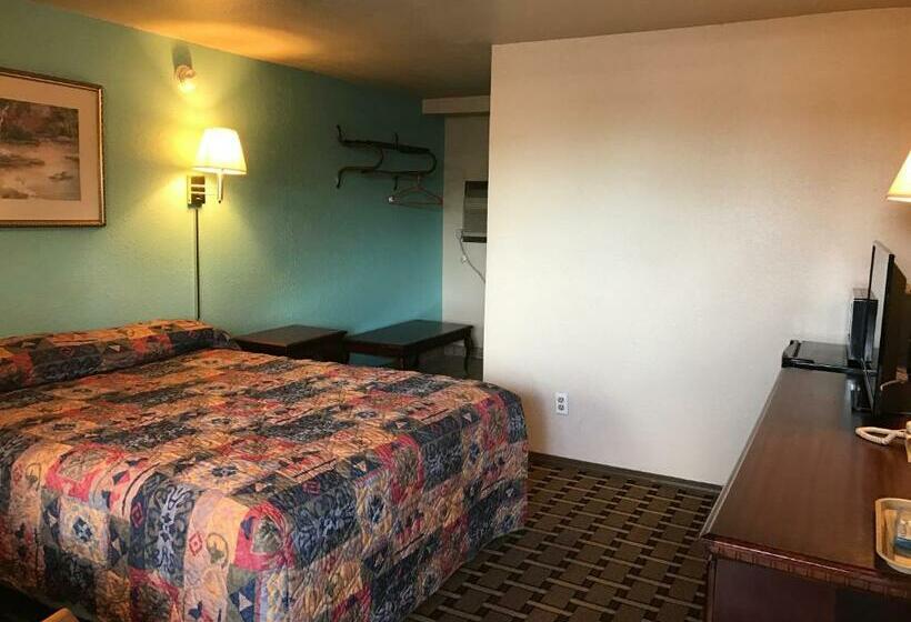 חדר סטנדרט עם מיטת קינג, Hwy Express Inn & Suites