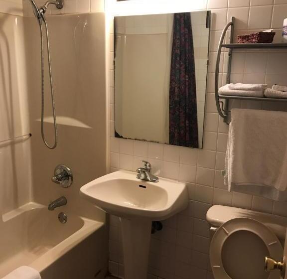Люкс 2 Спальни, Hwy Express Inn & Suites