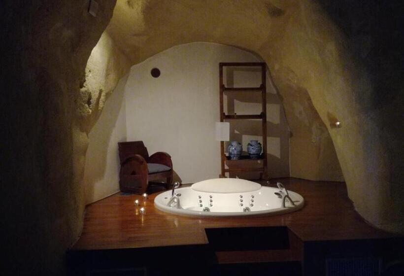 اتاق استاندارد با تخت بزرگ, Locus Amoenus