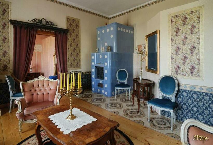 سوییت, Cantervilla Castle