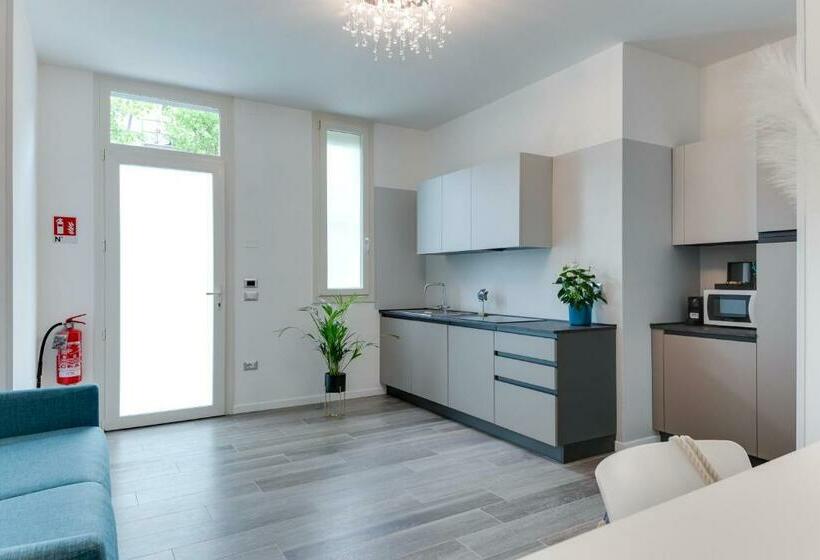 آپارتمان 1 خوابه با چشم‌انداز باغ, Elegance Suite Apartments
