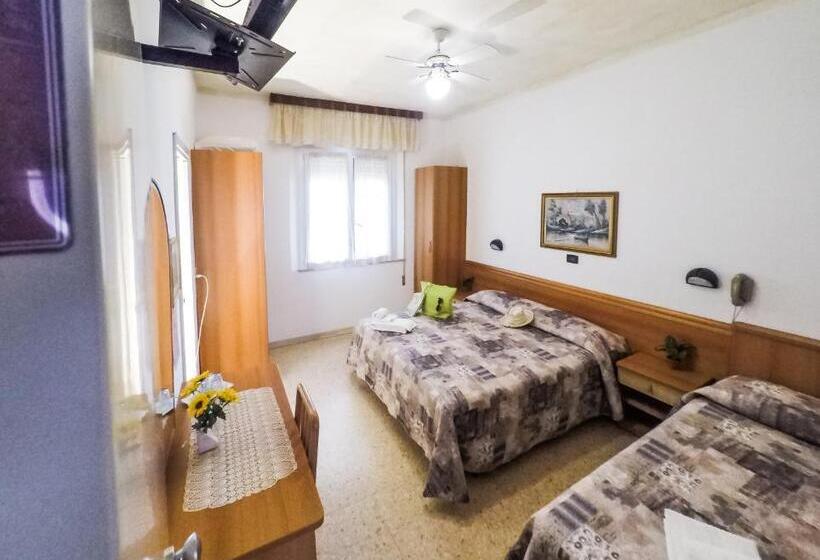 Номер Стандарт Трехместный, Trianon