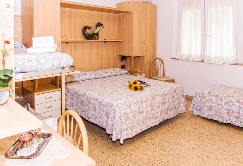 Семейный Номер, Trianon