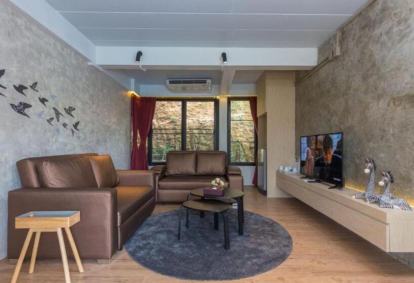 ویلای یک اتاق خوابه با استخر شنا, Veravian Resort