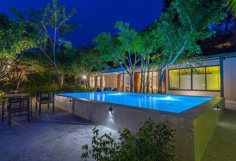 ویلای یک اتاق خوابه با استخر شنا, Veravian Resort
