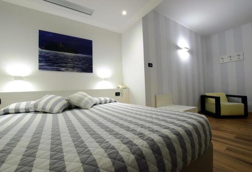 Номер Deluxe Вид на Озеро, Albergo Ristorante Orazio