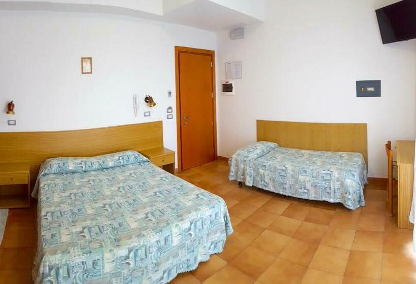 3-Bett-Standardzimmer, Anna
