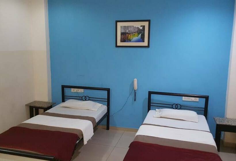 Quarto Deluxe, Deccan Comforts