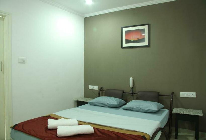Quarto Deluxe, Deccan Comforts