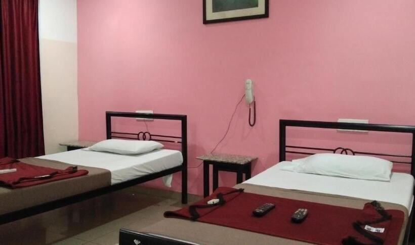 Quarto Deluxe, Deccan Comforts