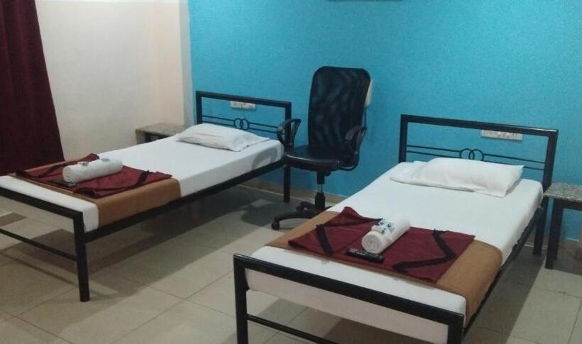 Quarto Triplo Clássico, Deccan Comforts