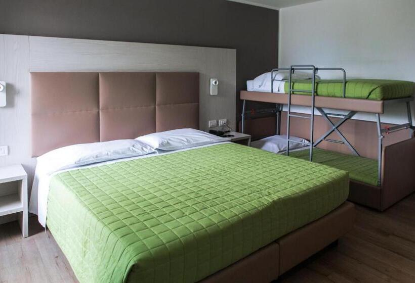 スタンダード４人部屋, Albergo Ristorante Belvedere