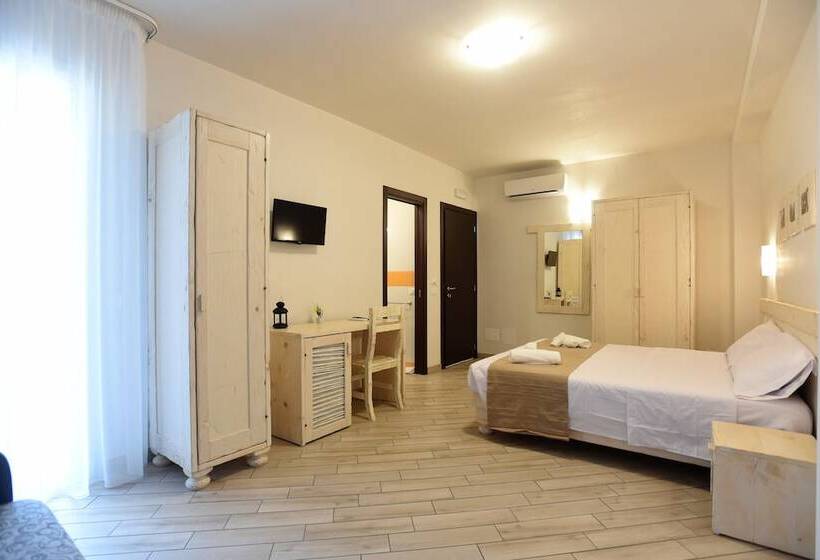 Четырехместный Номер Стандарт, Camere Le Vie Di Omero