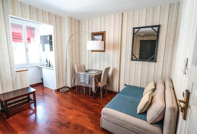 سوییت با چشم‌انداز باغ, Villa Noctis