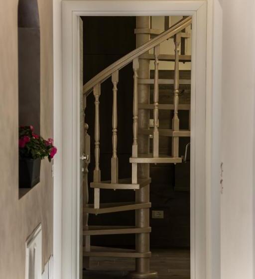 Стандартный Номер Кровать Кинг, B&b Corte Sul Naviglio Cin I T 0 1 5 0 7 0 C 1 3 X U I L Q C V