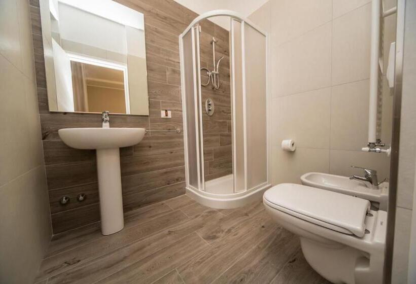 Номер Стандарт, B&b Corte Sul Naviglio Cin I T 0 1 5 0 7 0 C 1 3 X U I L Q C V