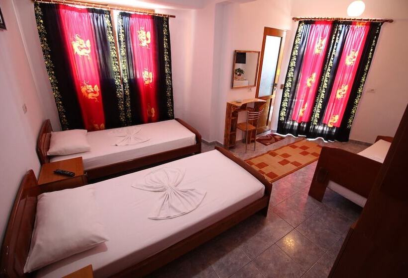 اتاق استاندارد سه نفره, Cakalli