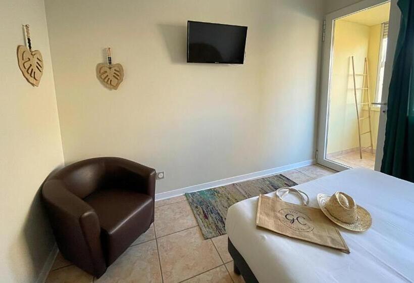 Номер Стандарт, Hôtel La Grande Conque
