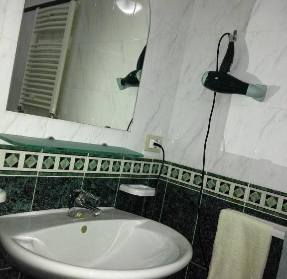 コンフォートトリプルルーム, Albergo B&b Ristorante Grace