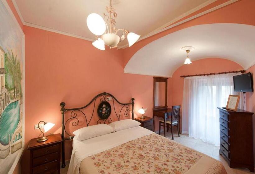 バルコニー付スタンダード４ベッドルーム, La Casa Dei Nonni B&b