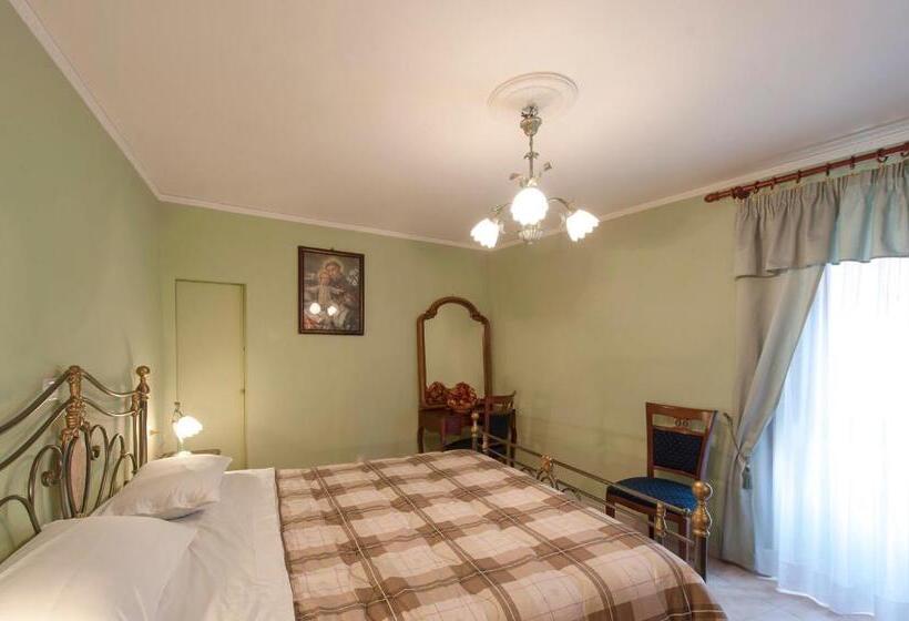 Standard room with outdoor bath, La Casa Dei Nonni B&b