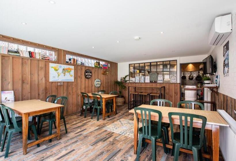 Кровать в Общей Комнате, Villa Zenith Hostel La Surf House