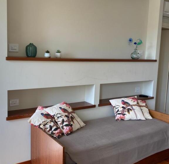 Апартаменты 1 Спальня с Террасой, Residence Delle Tre Corone