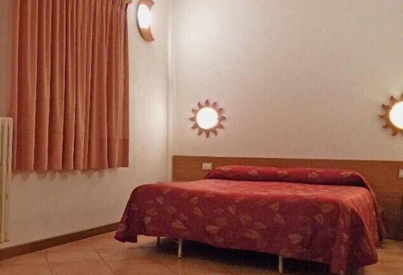 Номер Стандарт Трехместный, Ristorante La Rosa
