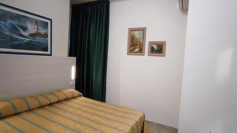 Номер Стандарт с Балконом, Zeus Lido Di Classe Room Only