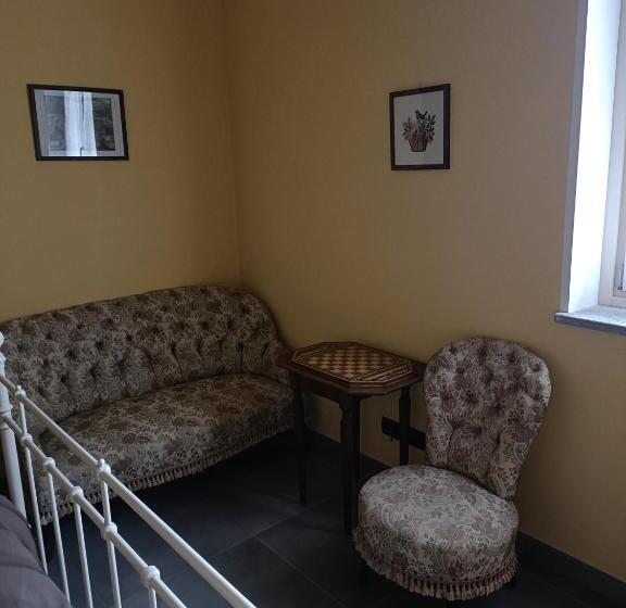 패밀리 룸, Rosatea B&b