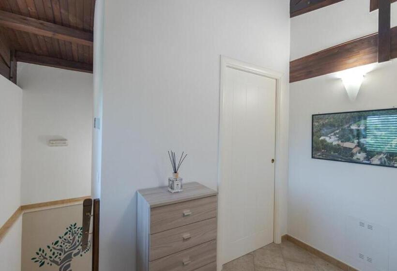 اتاق استاندارد با چشم‌انداز استخر, B&b Villa Adriana