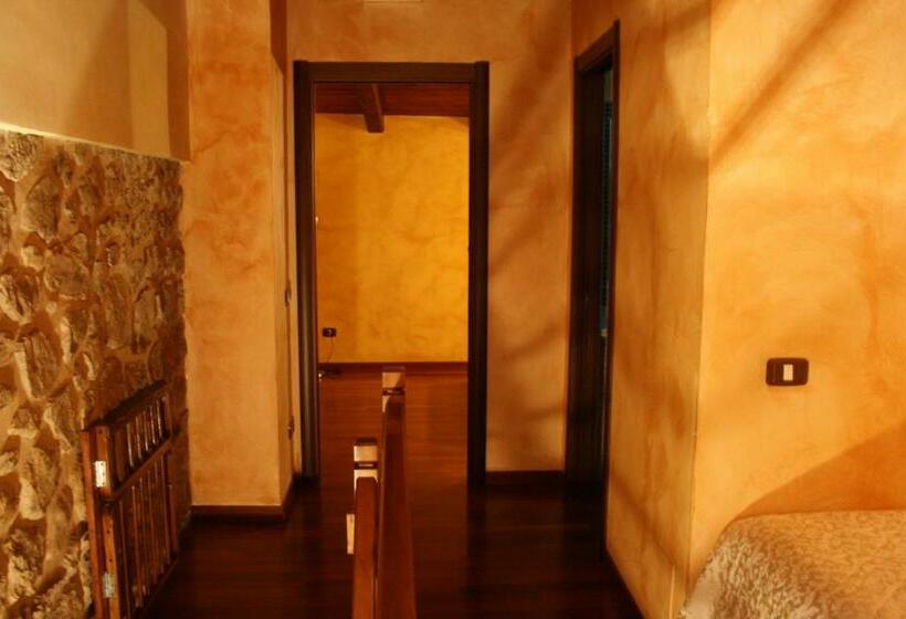 Люкс, Bed And Breakfast Mblò