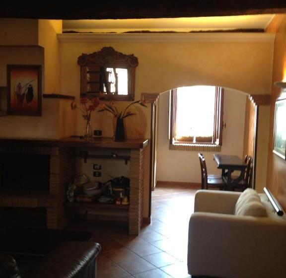 Люкс, Bed And Breakfast Mblò
