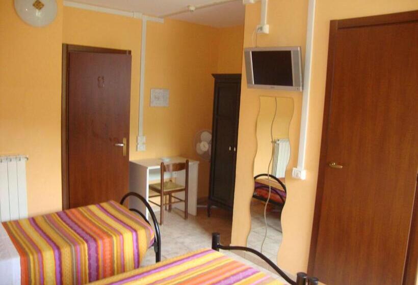 اتاق استاندارد سه نفره, Albergo Gino