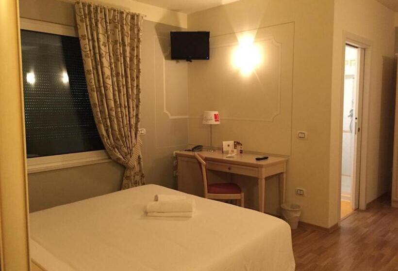 스탠다드 트리플 룸, Albergo La Quiete
