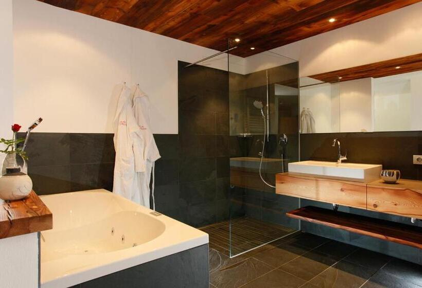 Номер Стандарт, Ratschingserhof