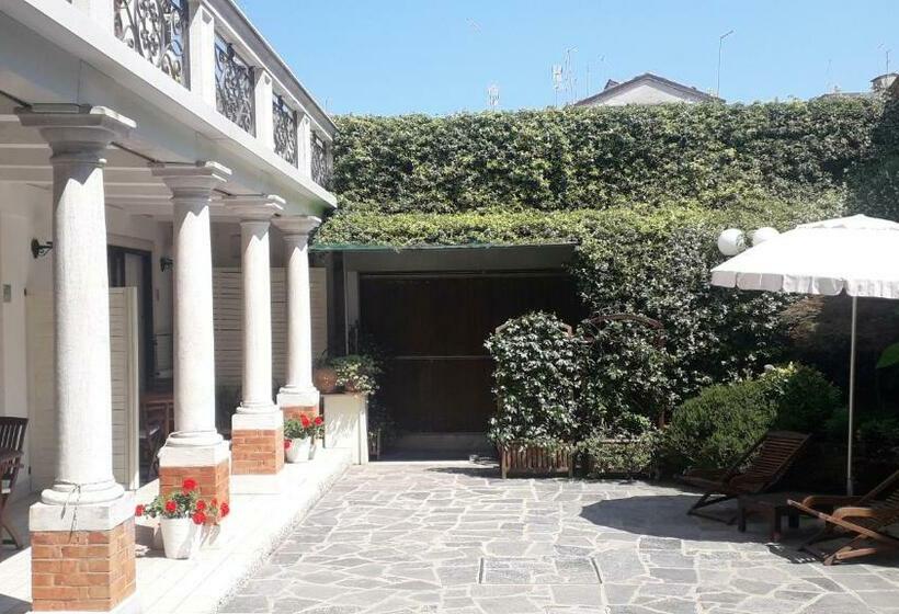 Quarto Estandar, Casa Di Carlo Goldoni   Dimora Storica