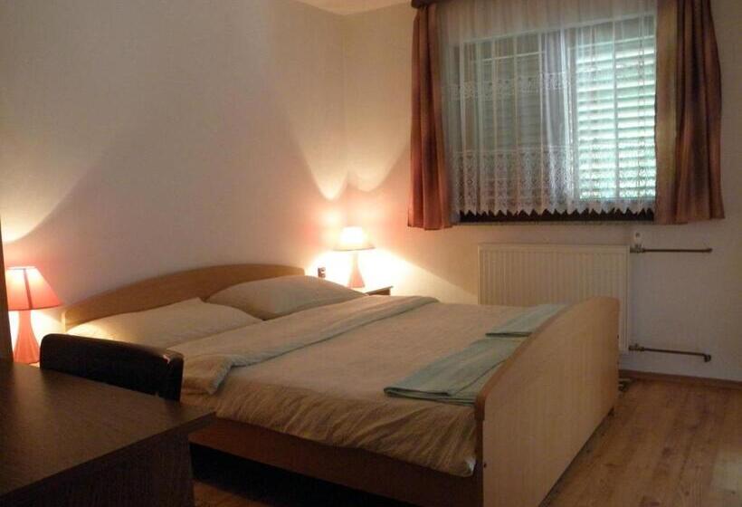 Апартаменты Дюплекс 3 Спальни, Bed & Breakfast Helena